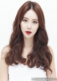 Baek Ji Young