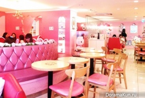 Hello Kitty Cafe