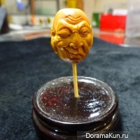 carving olives