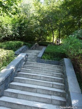 The path to the tower